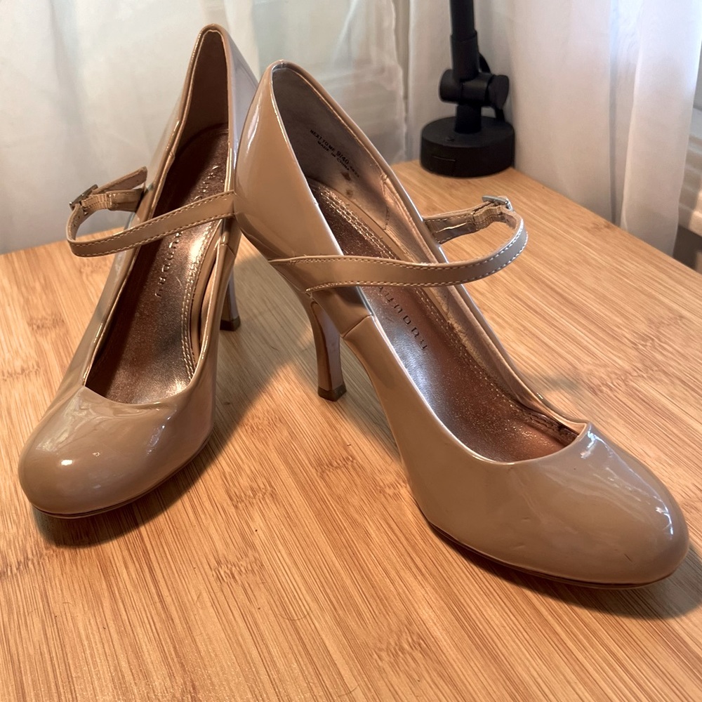 Chinese Laundry - Nude Patent Leather Mary Jane 3” Heels - Size 9